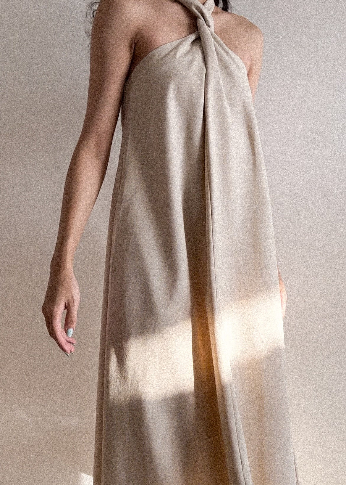 [BACK INSTOCK] Everlyn Halter Linen Dress