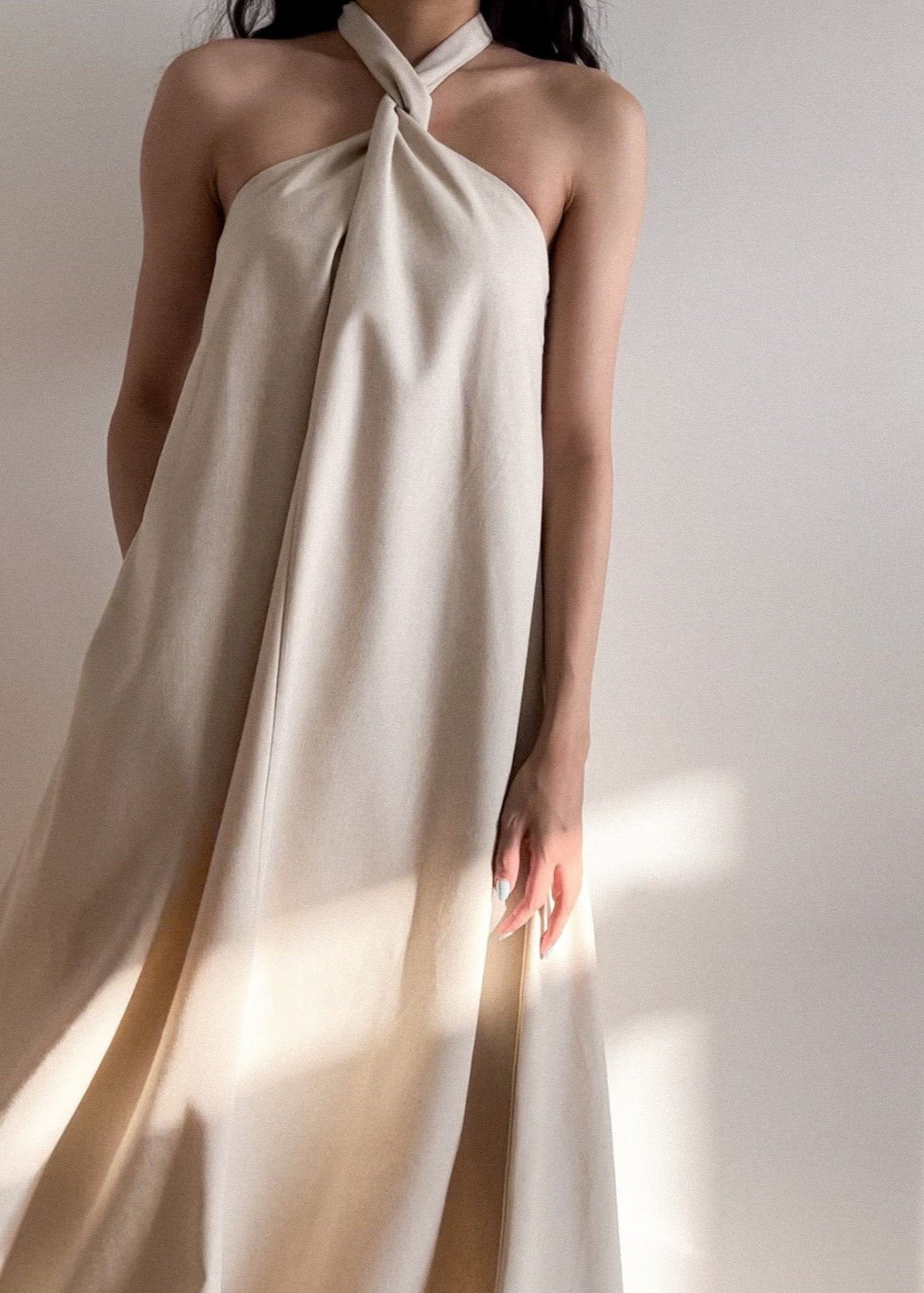 [BACK INSTOCK] Everlyn Halter Linen Dress